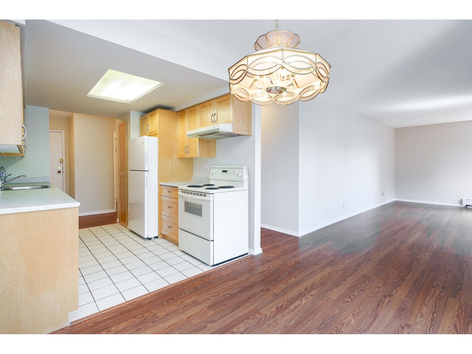 Photo 6 of 312 20460 54 Avenue, Langley BC
