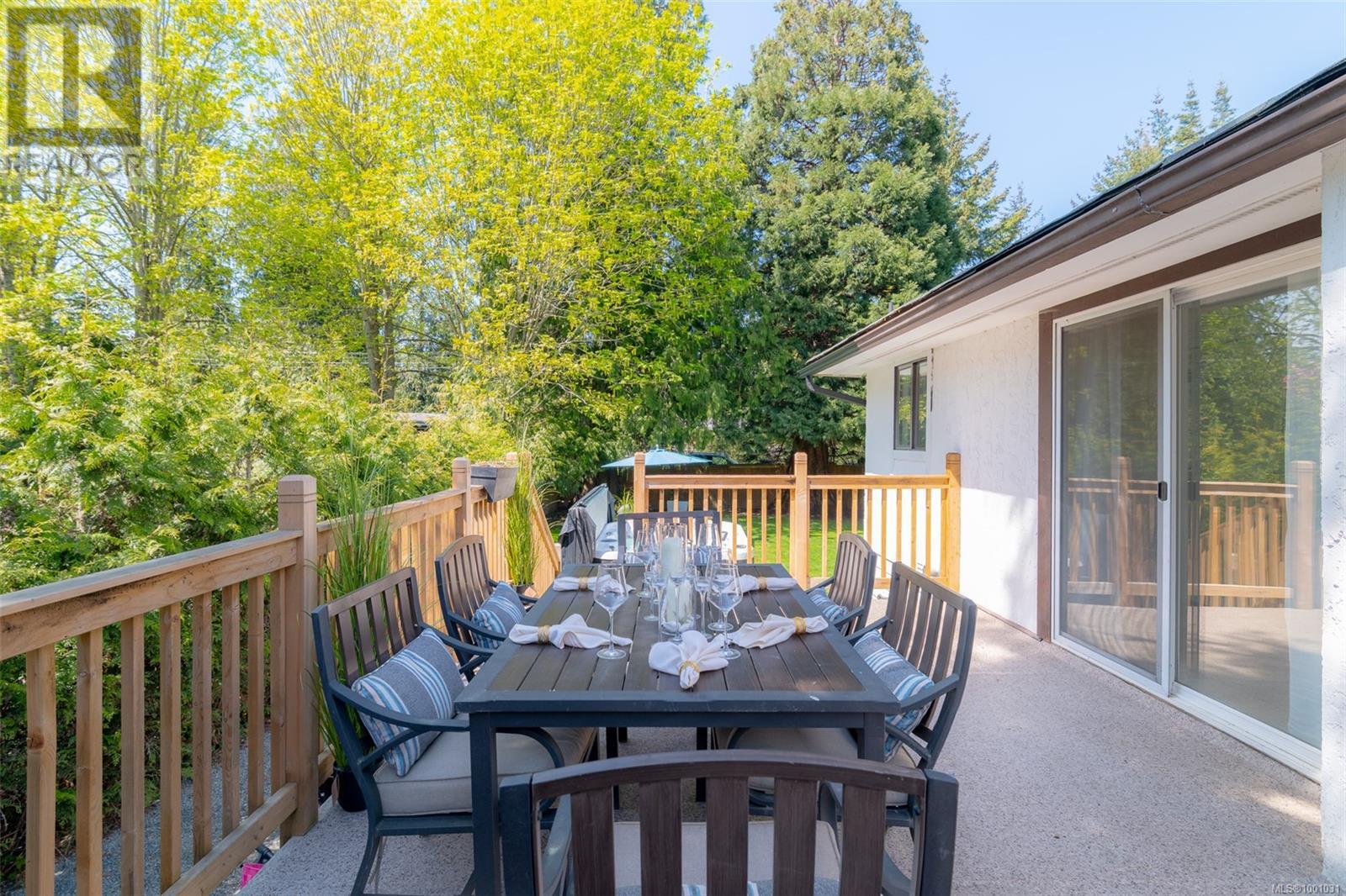 1025 Maple Lane Dr, Parksville real estate listing 1001031