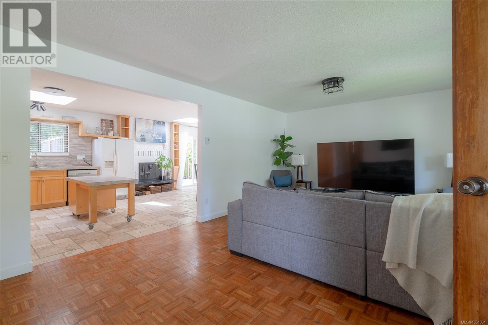 1025 Maple Lane Dr, Parksville real estate listing 1001031