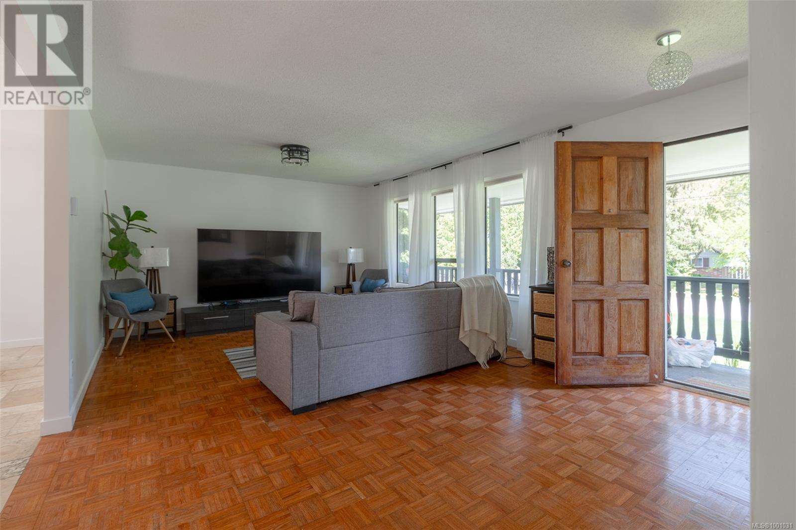 1025 Maple Lane Dr, Parksville real estate listing 1001031