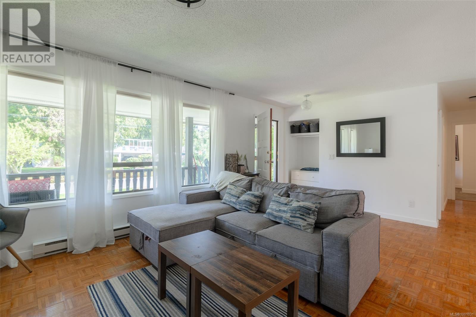 1025 Maple Lane Dr, Parksville real estate listing 1001031