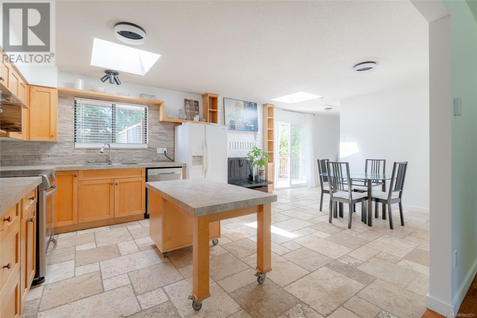 1025 Maple Lane Dr, Parksville real estate listing 1001031