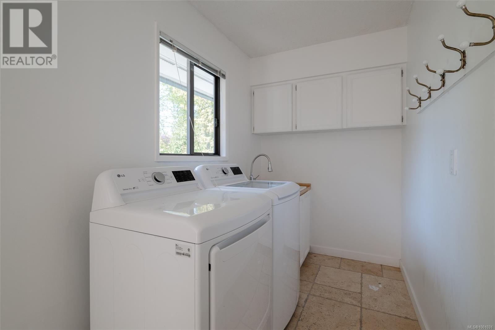 1025 Maple Lane Dr, Parksville real estate listing 1001031