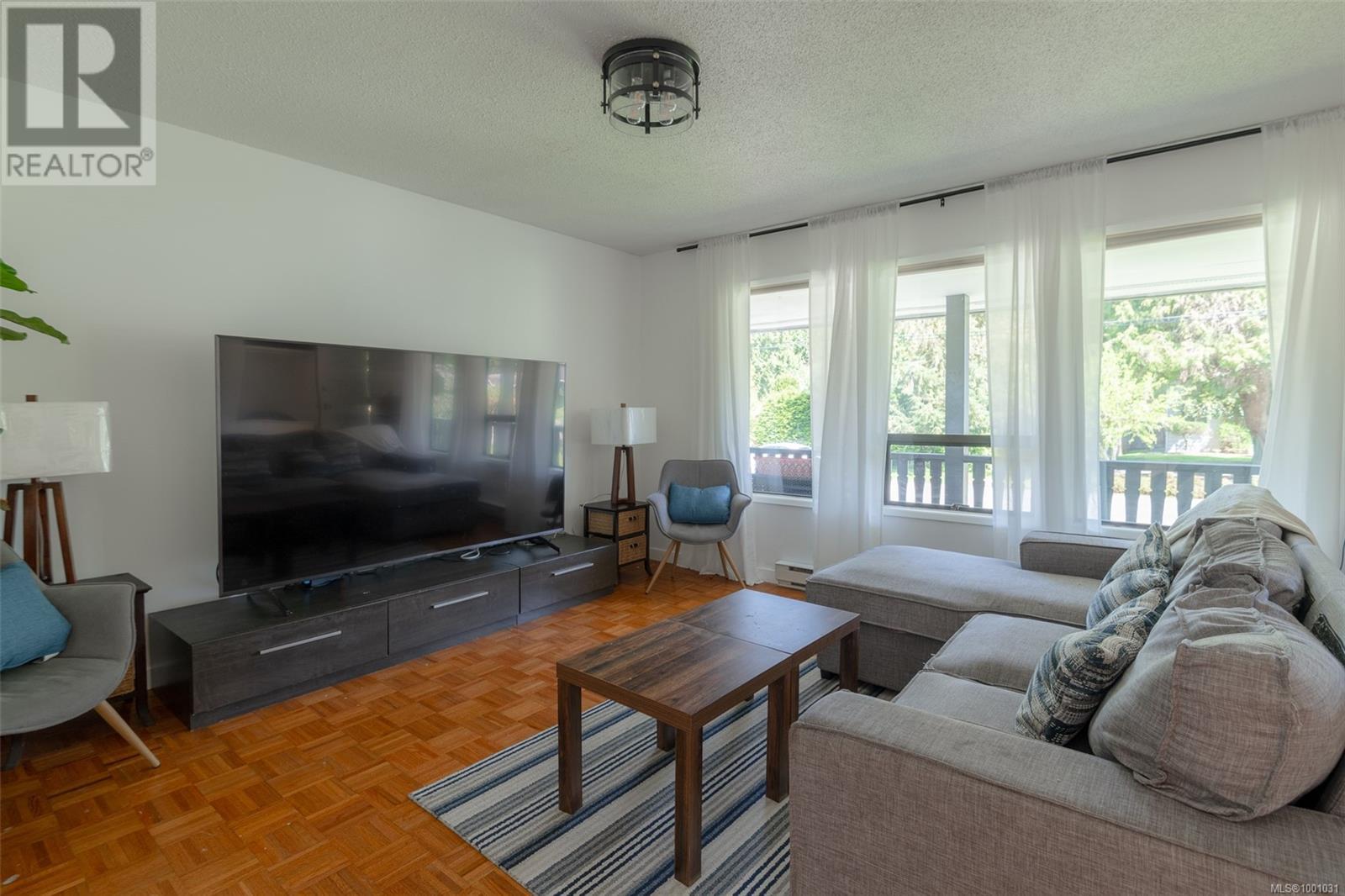 1025 Maple Lane Dr, Parksville real estate listing 1001031