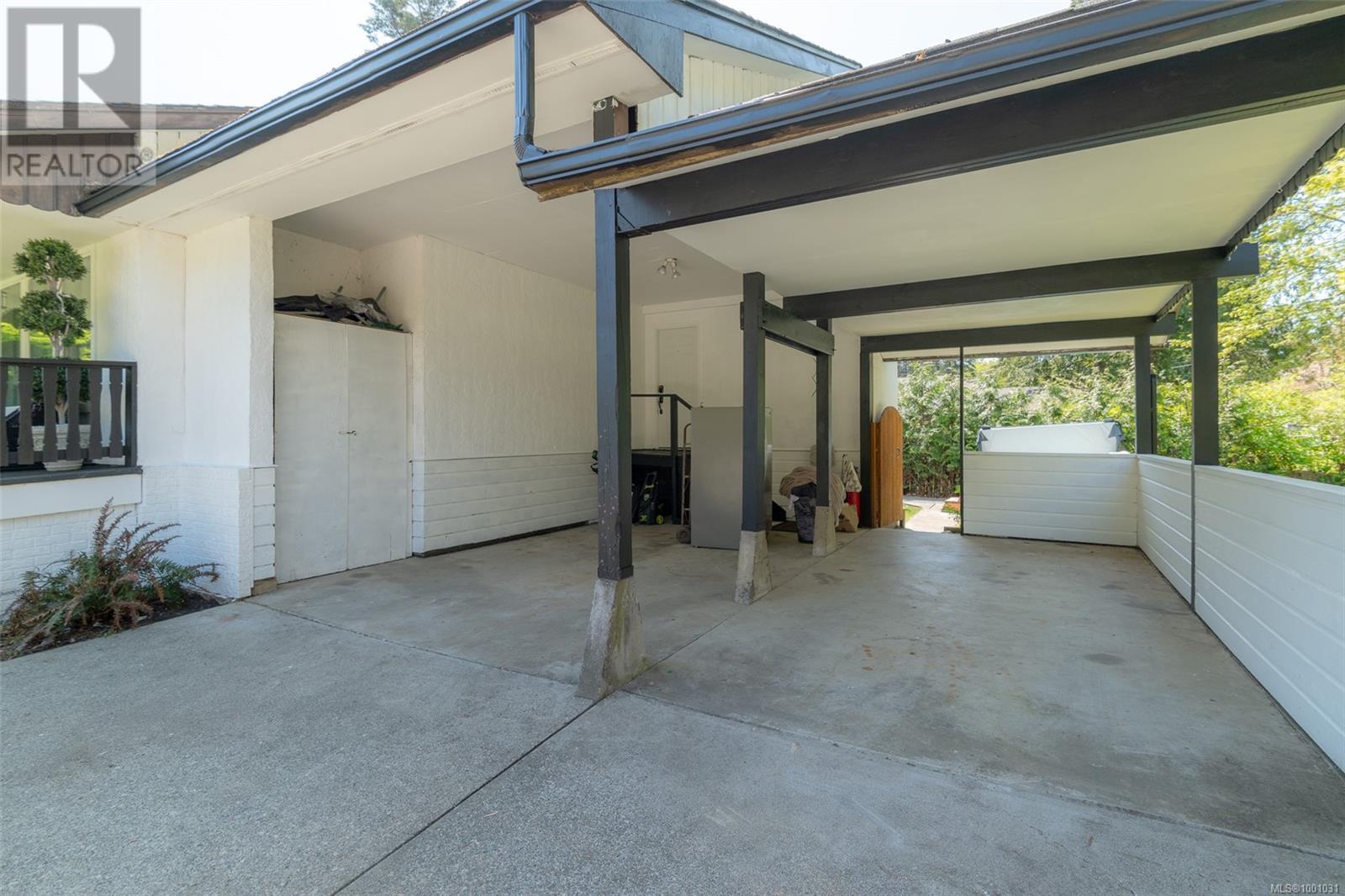 1025 Maple Lane Dr, Parksville real estate listing 1001031