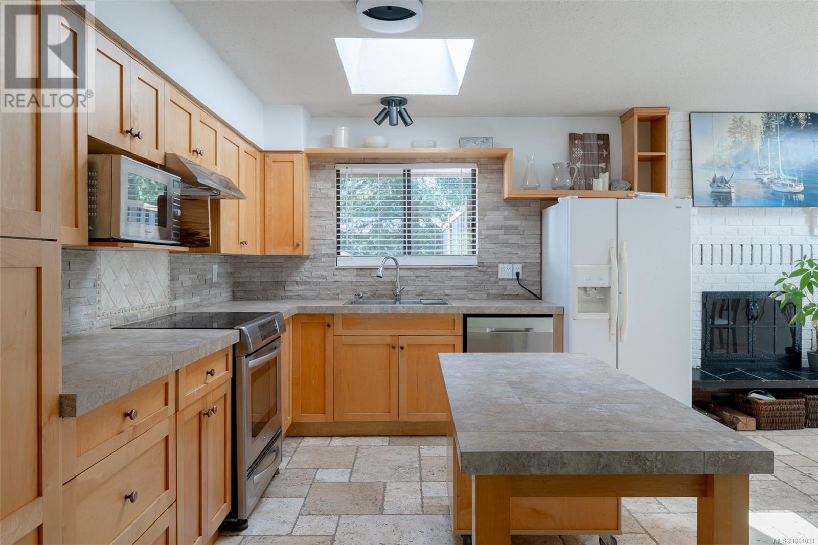 1025 Maple Lane Dr, Parksville real estate listing 1001031