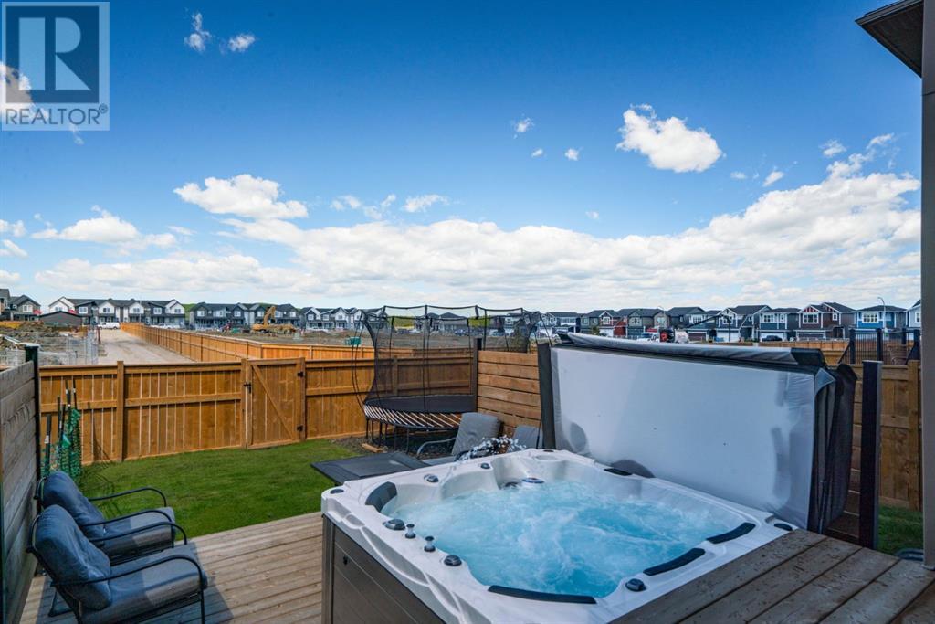 40 Emberside Green, Cochrane, Alberta