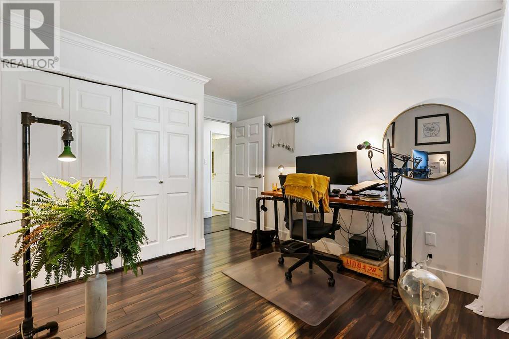 Single Family House for Sale in E   Avenue SW Mission Calgary 