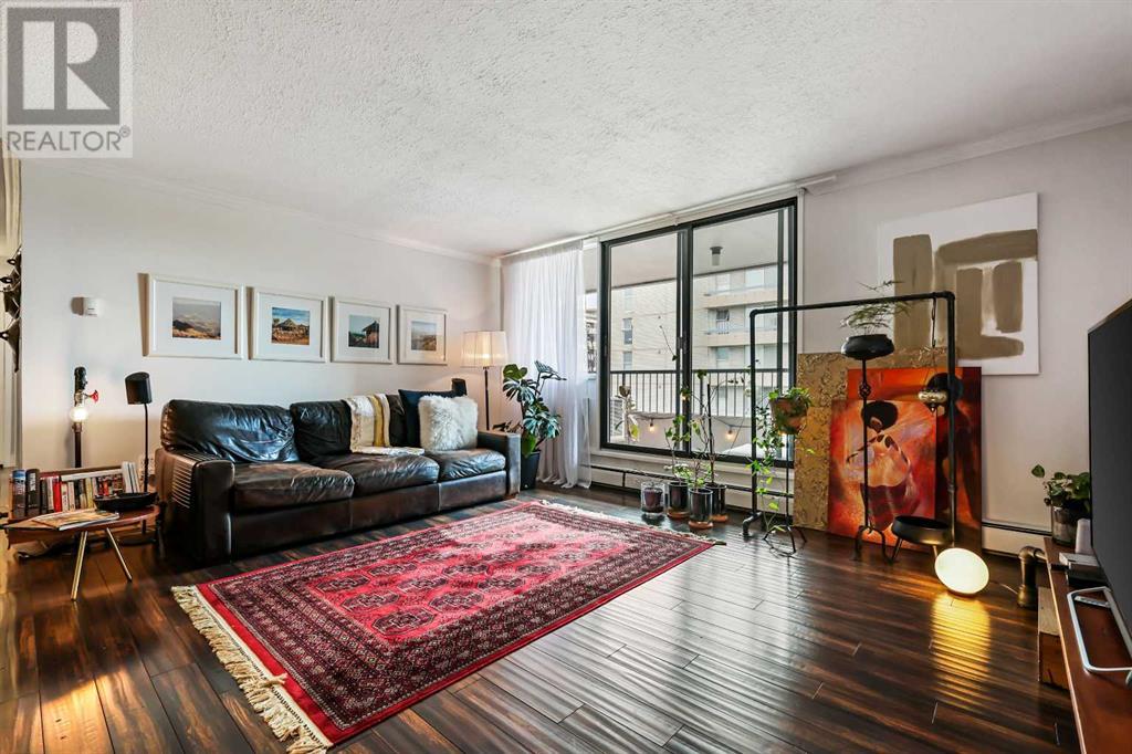 Single Family House for Sale in E   Avenue SW Mission Calgary 