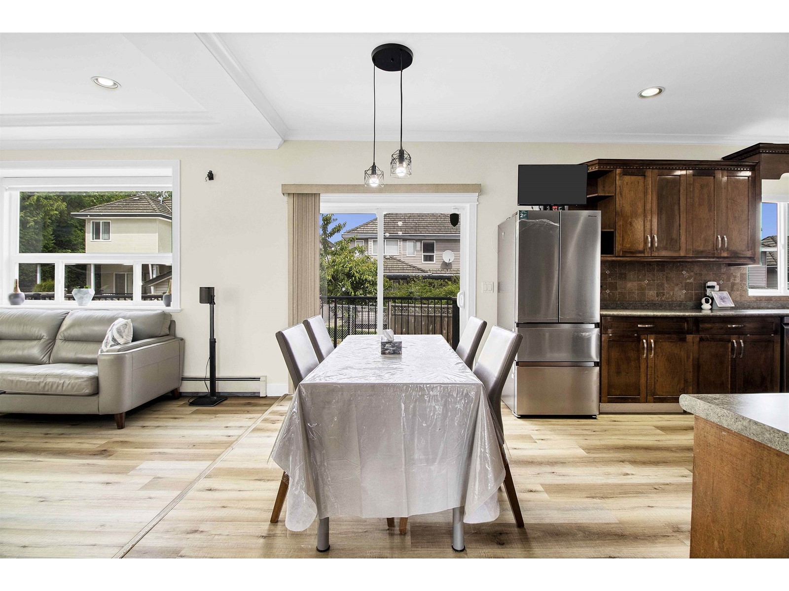 Photo 11 of 14845 72 A Avenue, Surrey BC