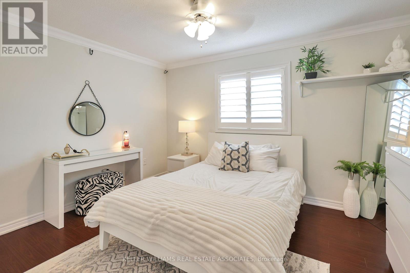Photo 6 of 15 Johnson Crescent, Halton Hills ON