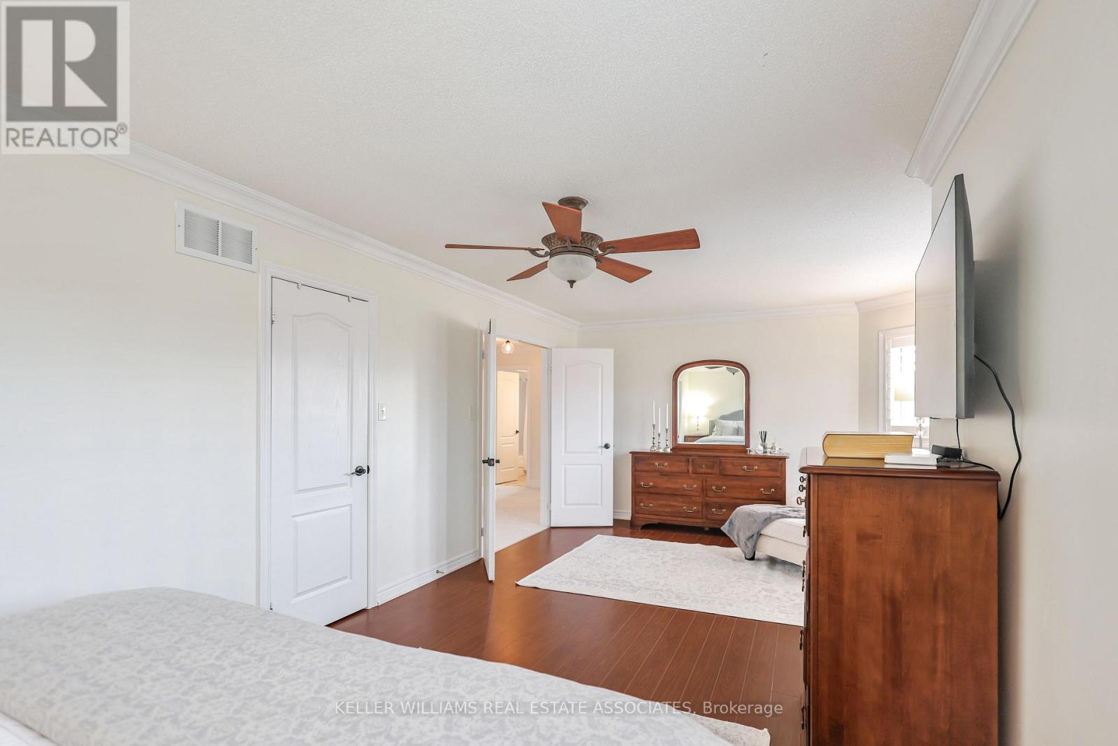 Photo 31 of 15 Johnson Crescent, Halton Hills ON