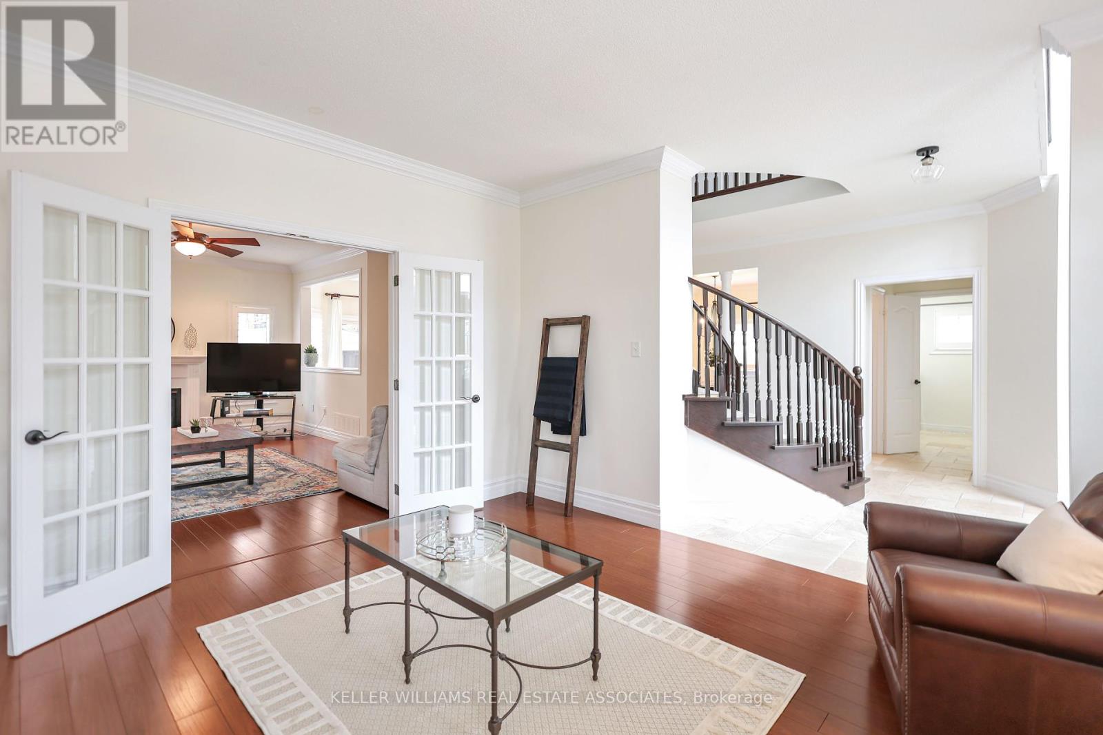 Photo 34 of 15 Johnson Crescent, Halton Hills ON