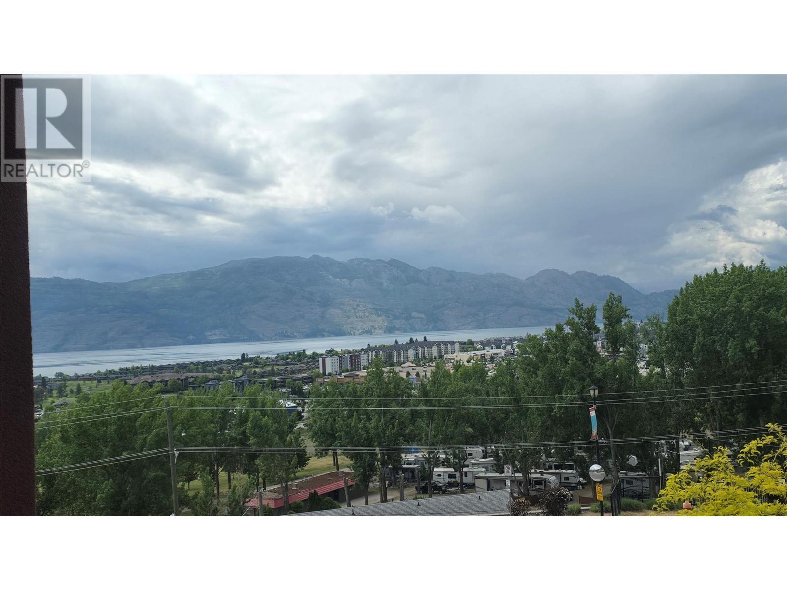 202 3205 Skyview Lane, West Kelowna