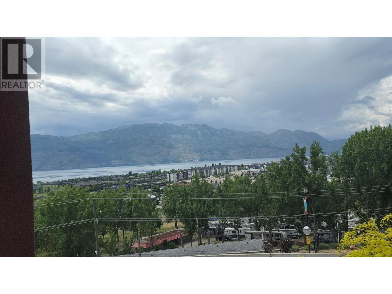 202 3205 Skyview Lane, West Kelowna
