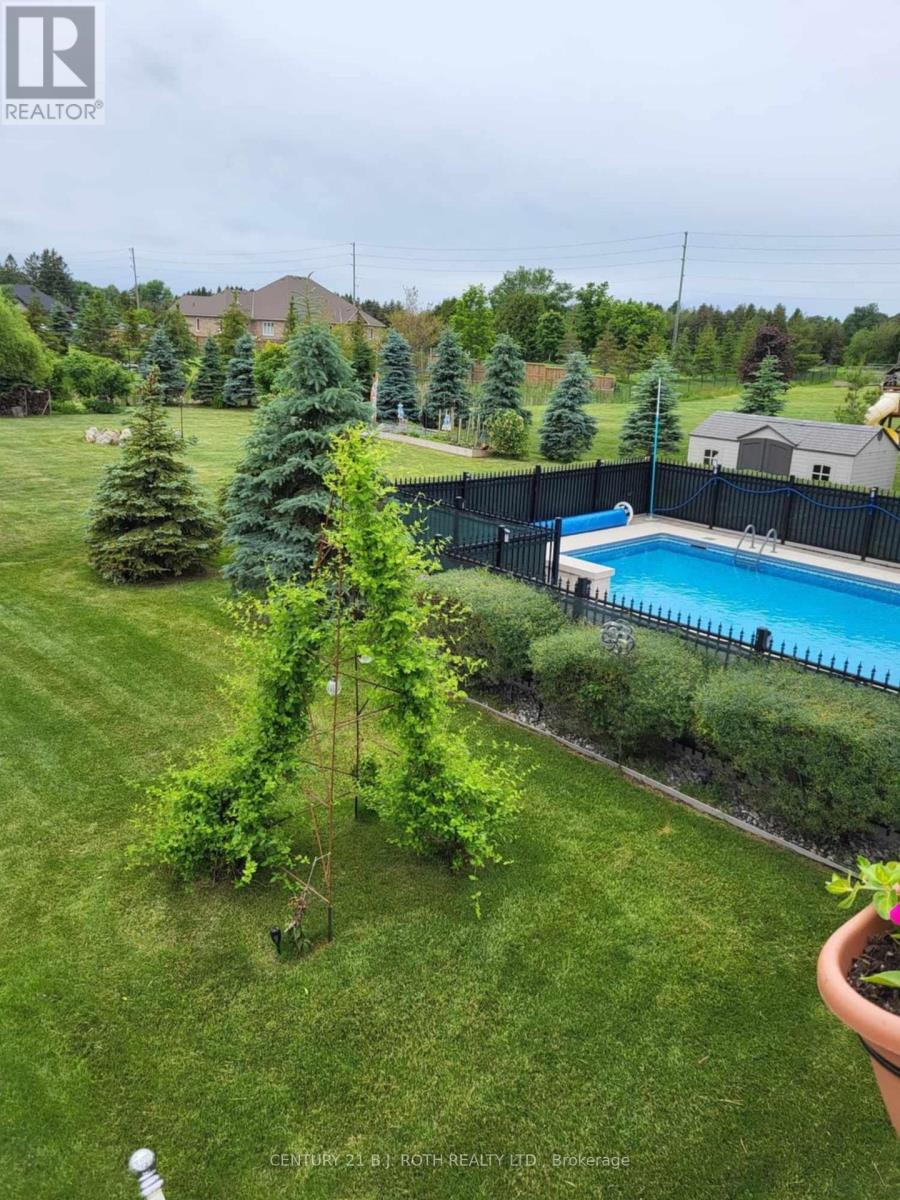 Photo 36 of 10 Brolley Crescent, Essa ON
