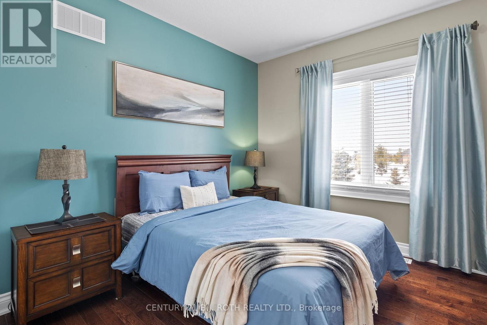 Photo 42 of 10 Brolley Crescent, Essa ON