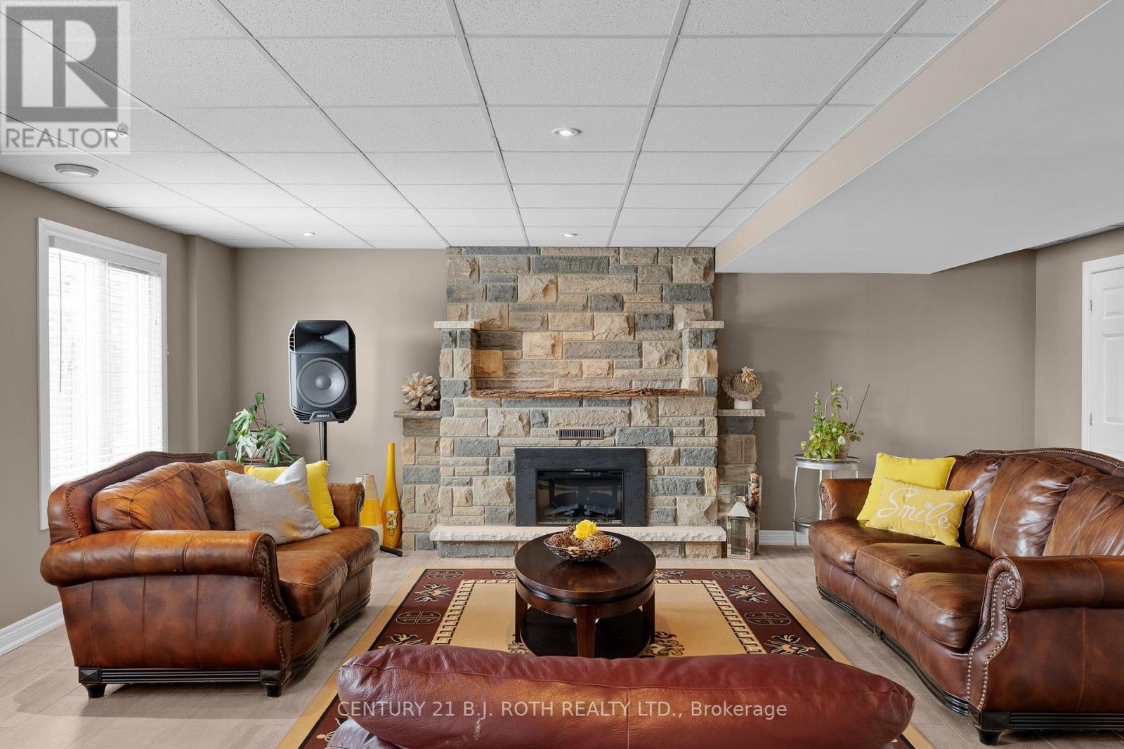 Photo 29 of 10 Brolley Crescent, Essa ON