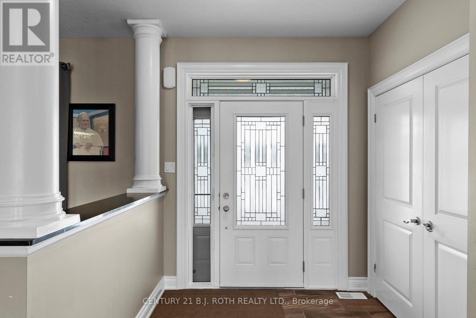 Photo 5 of 10 Brolley Crescent, Essa ON