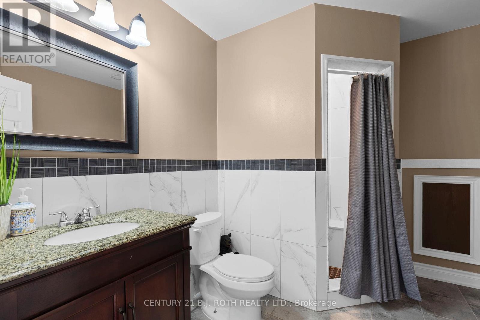 Photo 1 of 10 Brolley Crescent, Essa ON