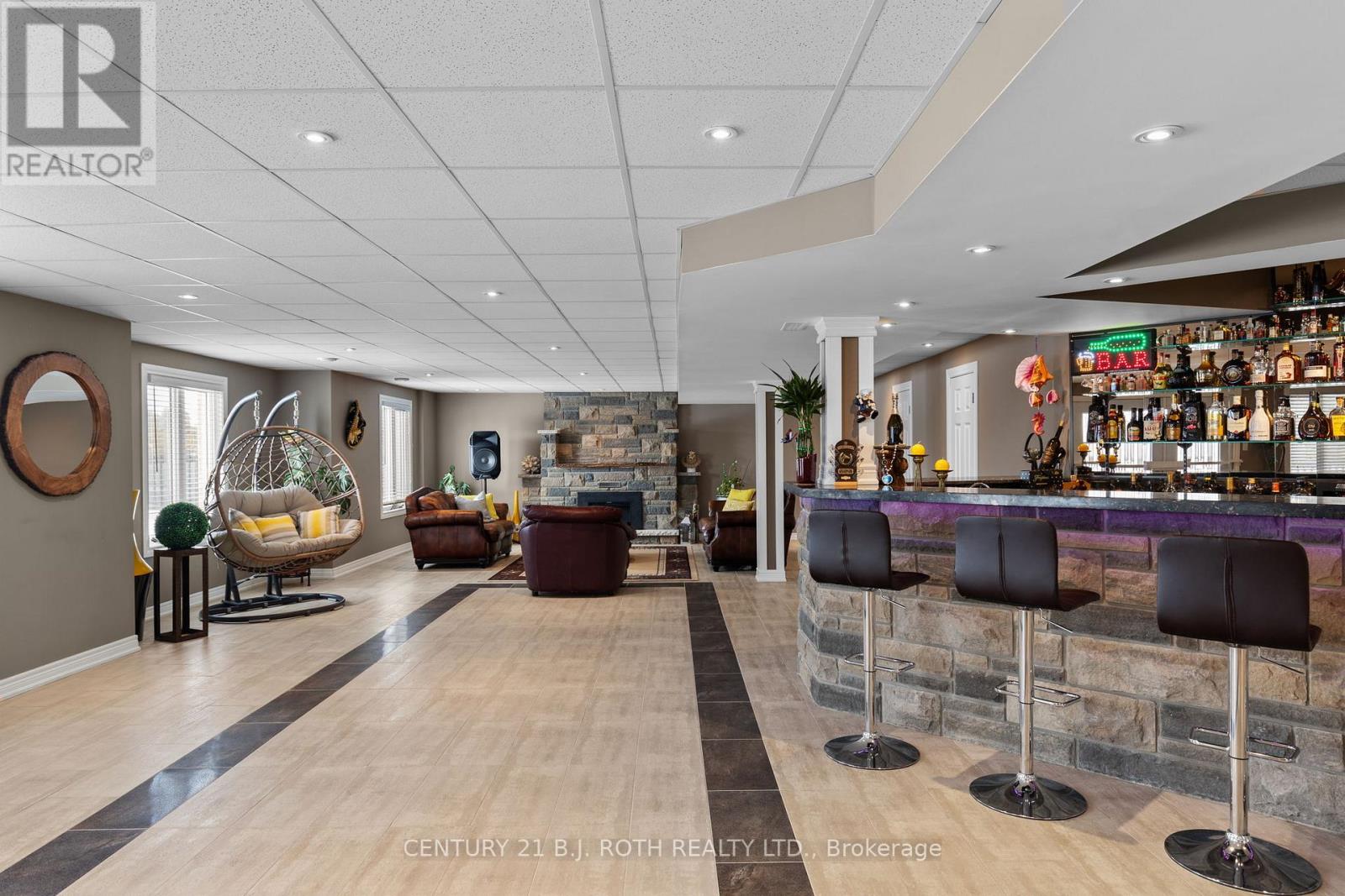 Photo 19 of 10 Brolley Crescent, Essa ON