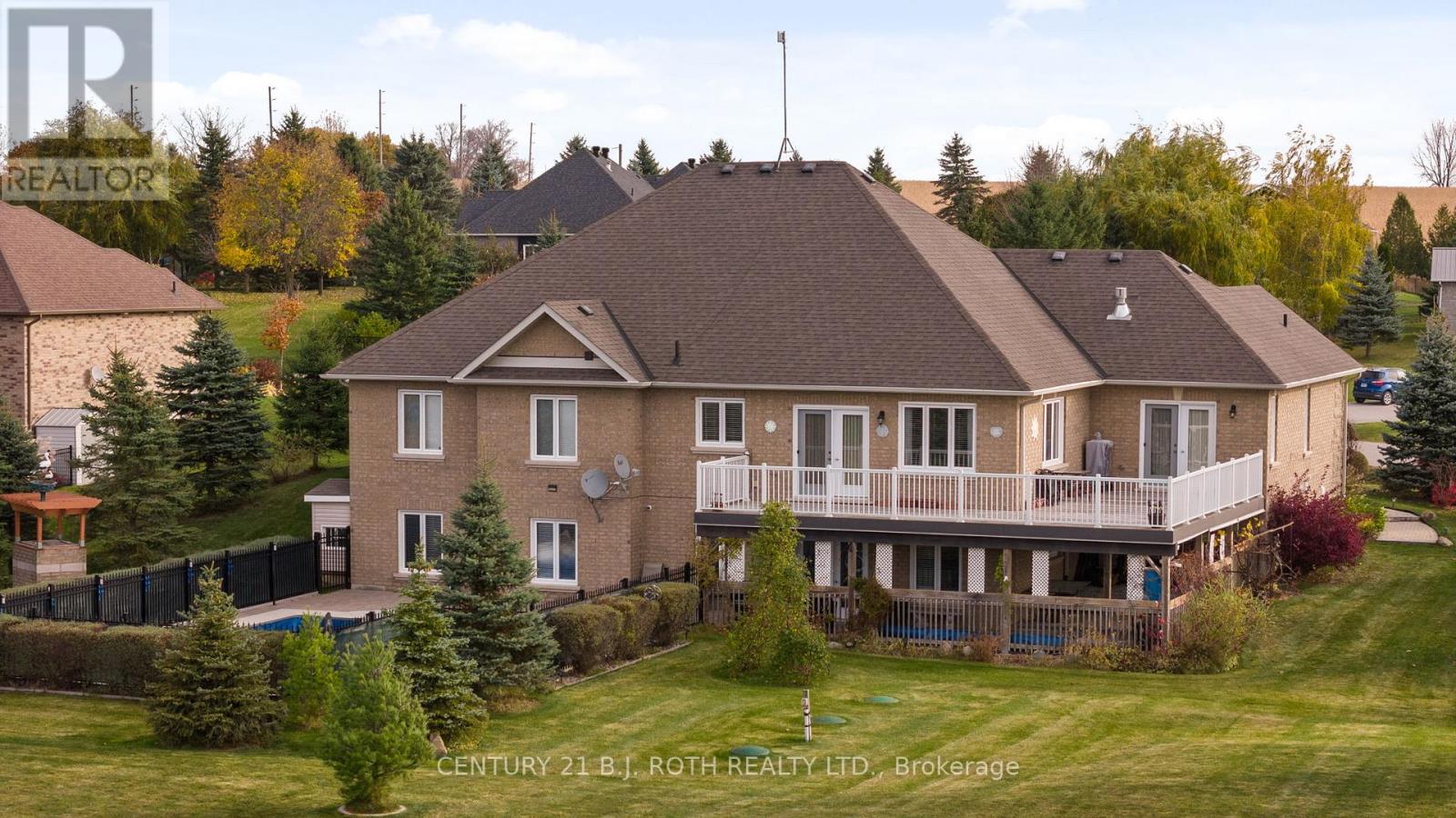 Photo 24 of 10 Brolley Crescent, Essa ON