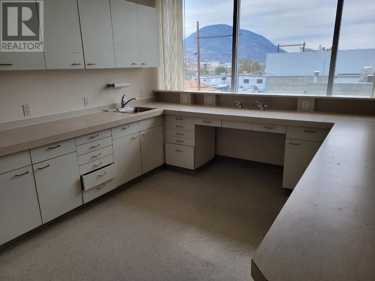 203 575 Main Street, Penticton