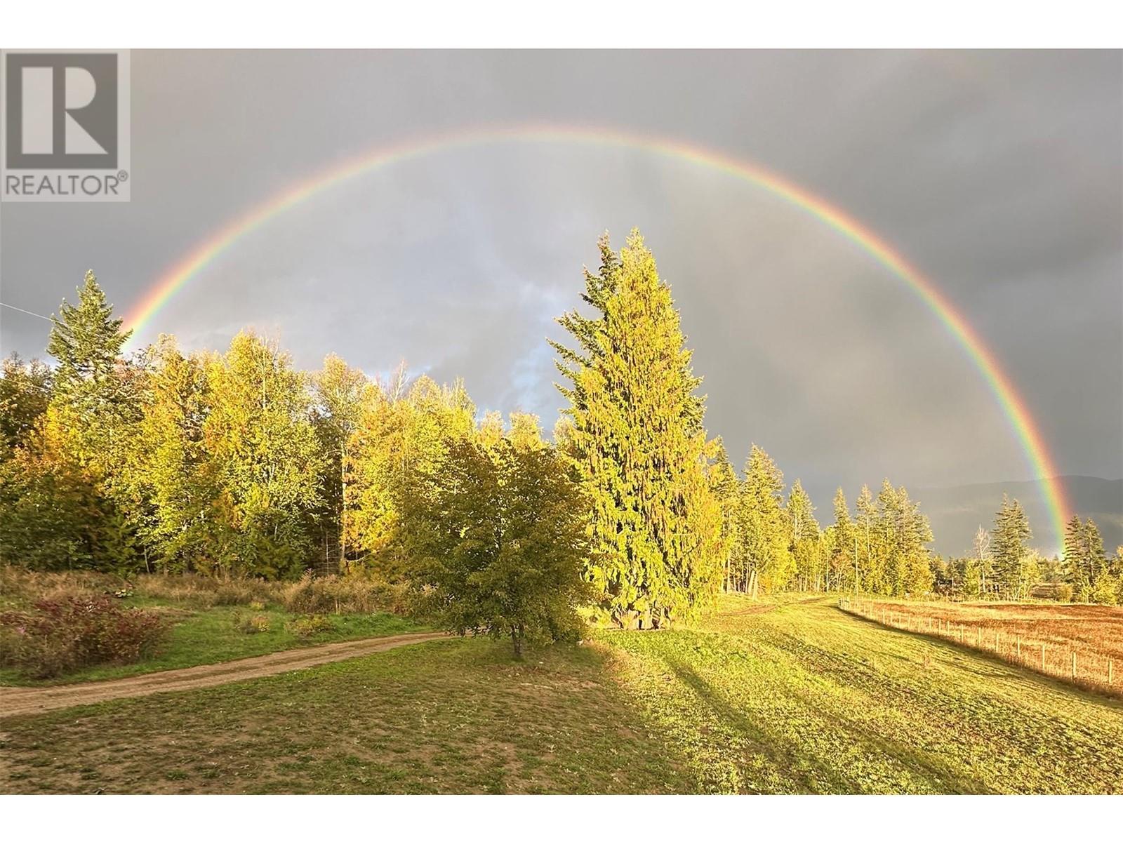  100 Lidstone Road, Salmon Arm