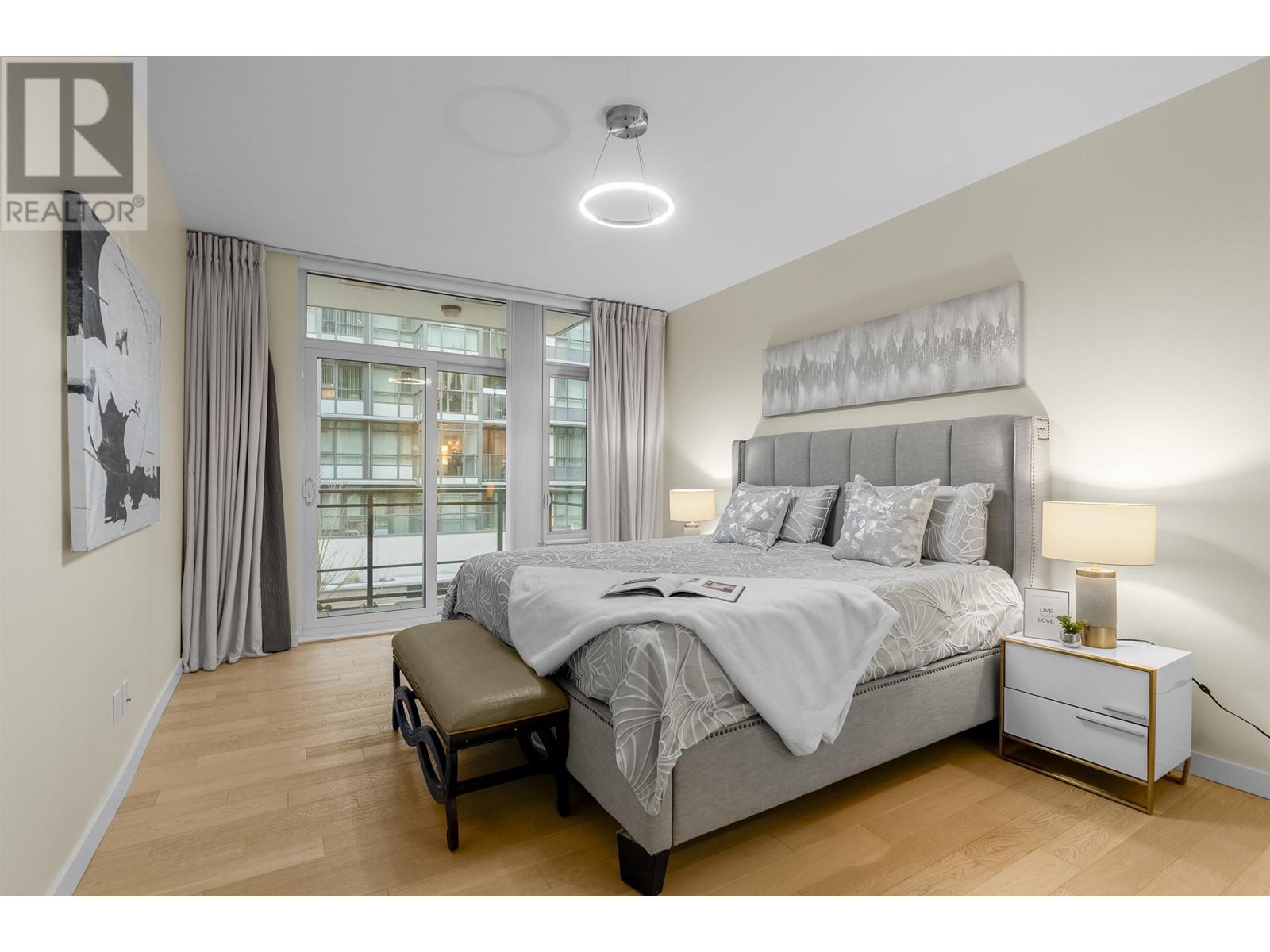 Photo 18 of 309 2565 Maple Street, Vancouver BC