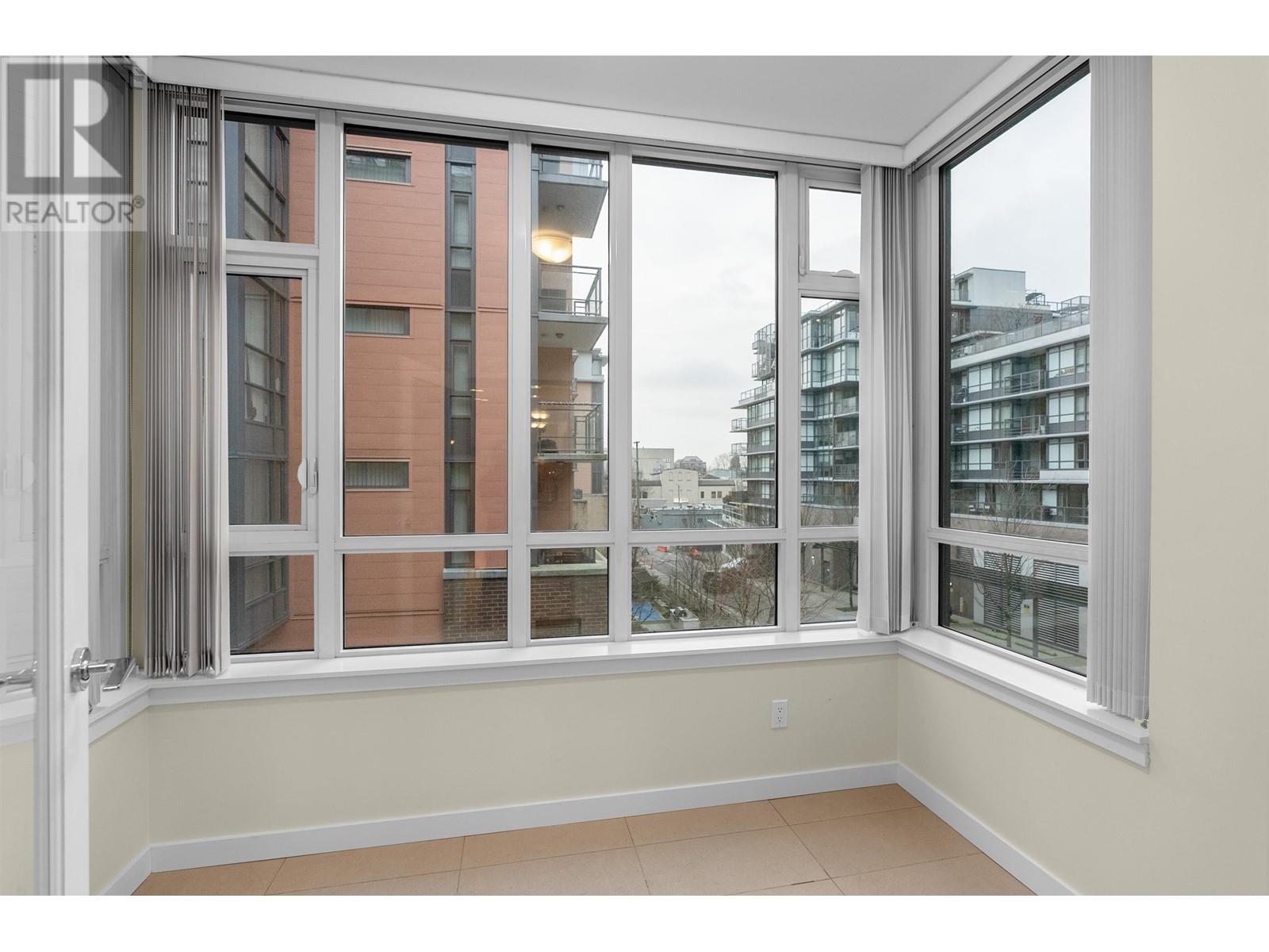 Photo 15 of 309 2565 Maple Street, Vancouver BC