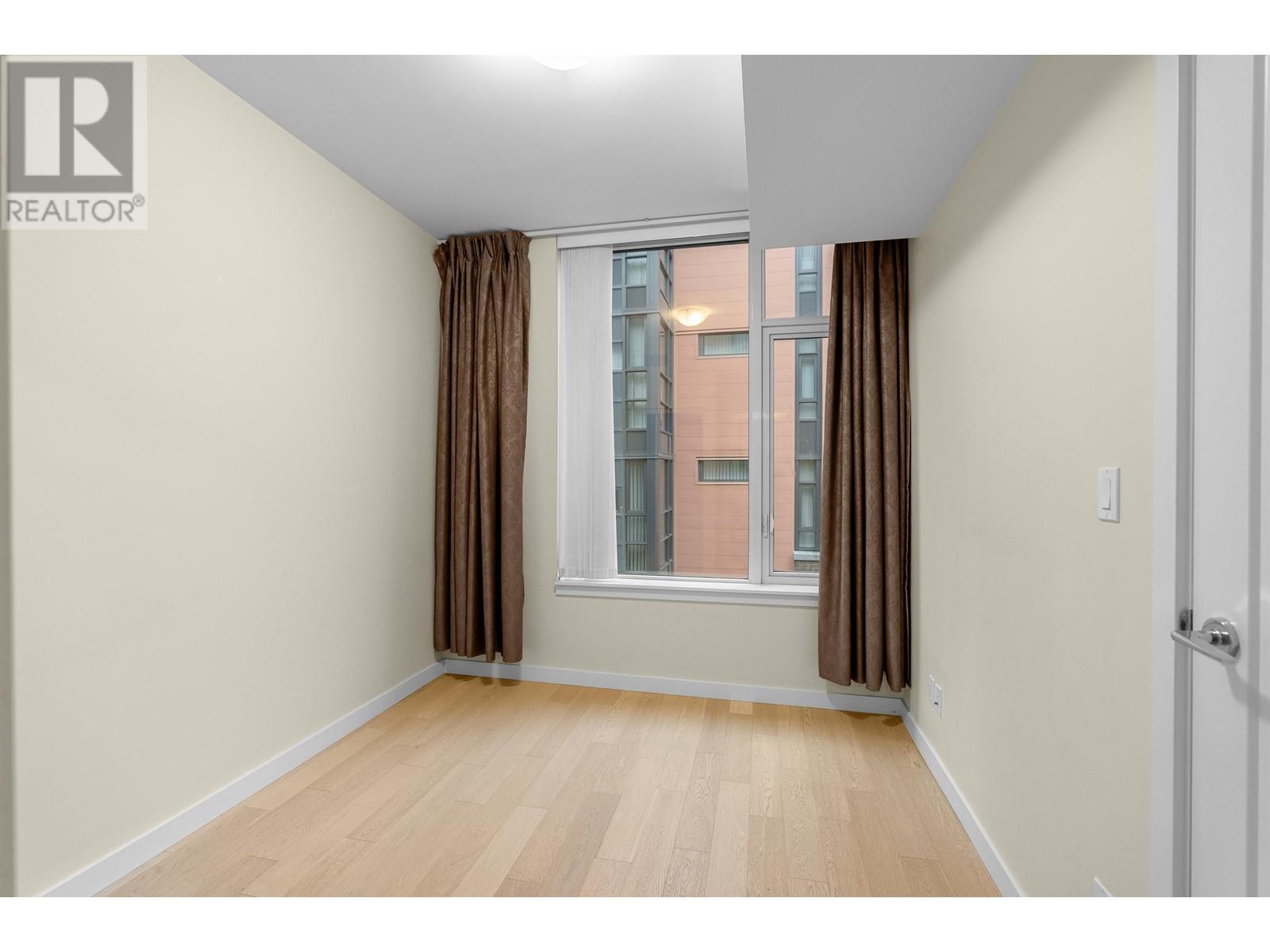 Photo 8 of 309 2565 Maple Street, Vancouver BC