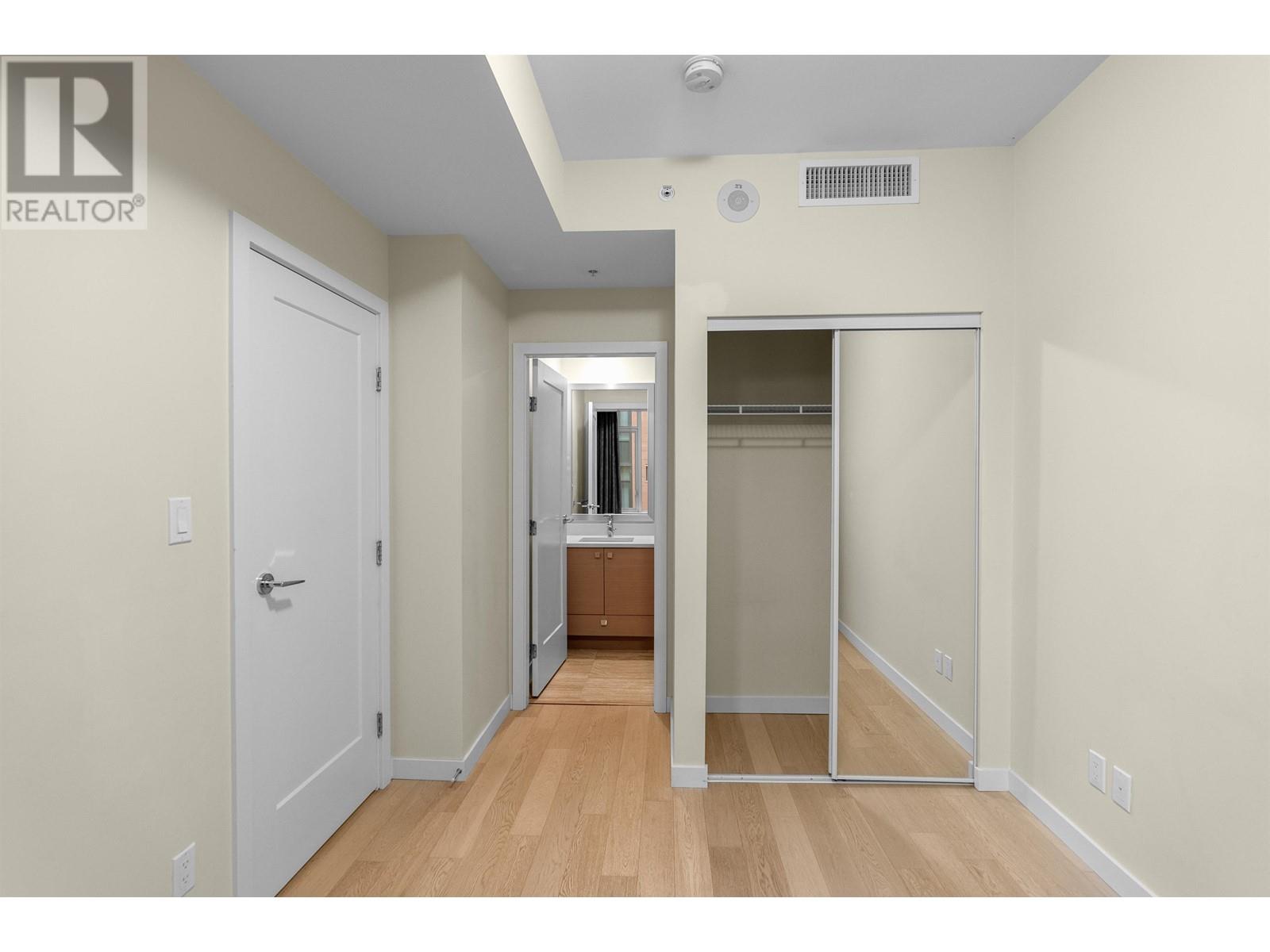 Photo 17 of 309 2565 Maple Street, Vancouver BC