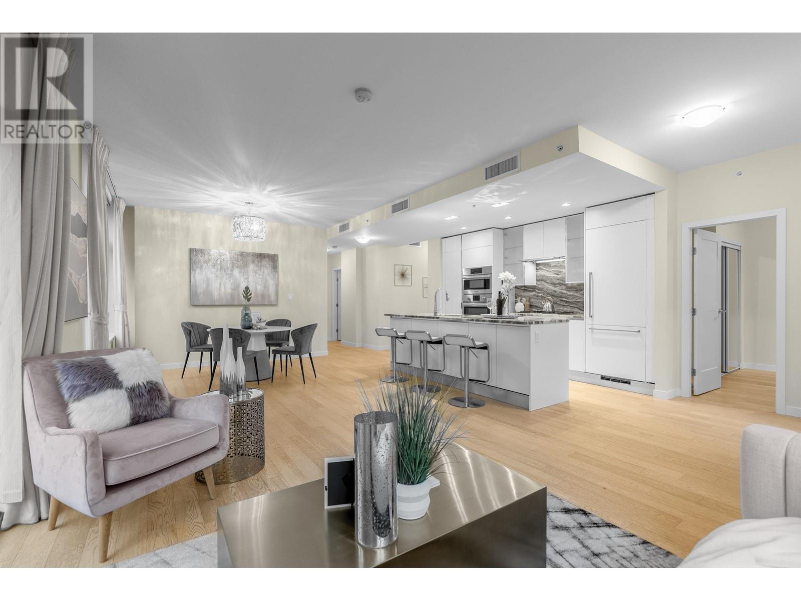 Photo 2 of 309 2565 Maple Street, Vancouver BC