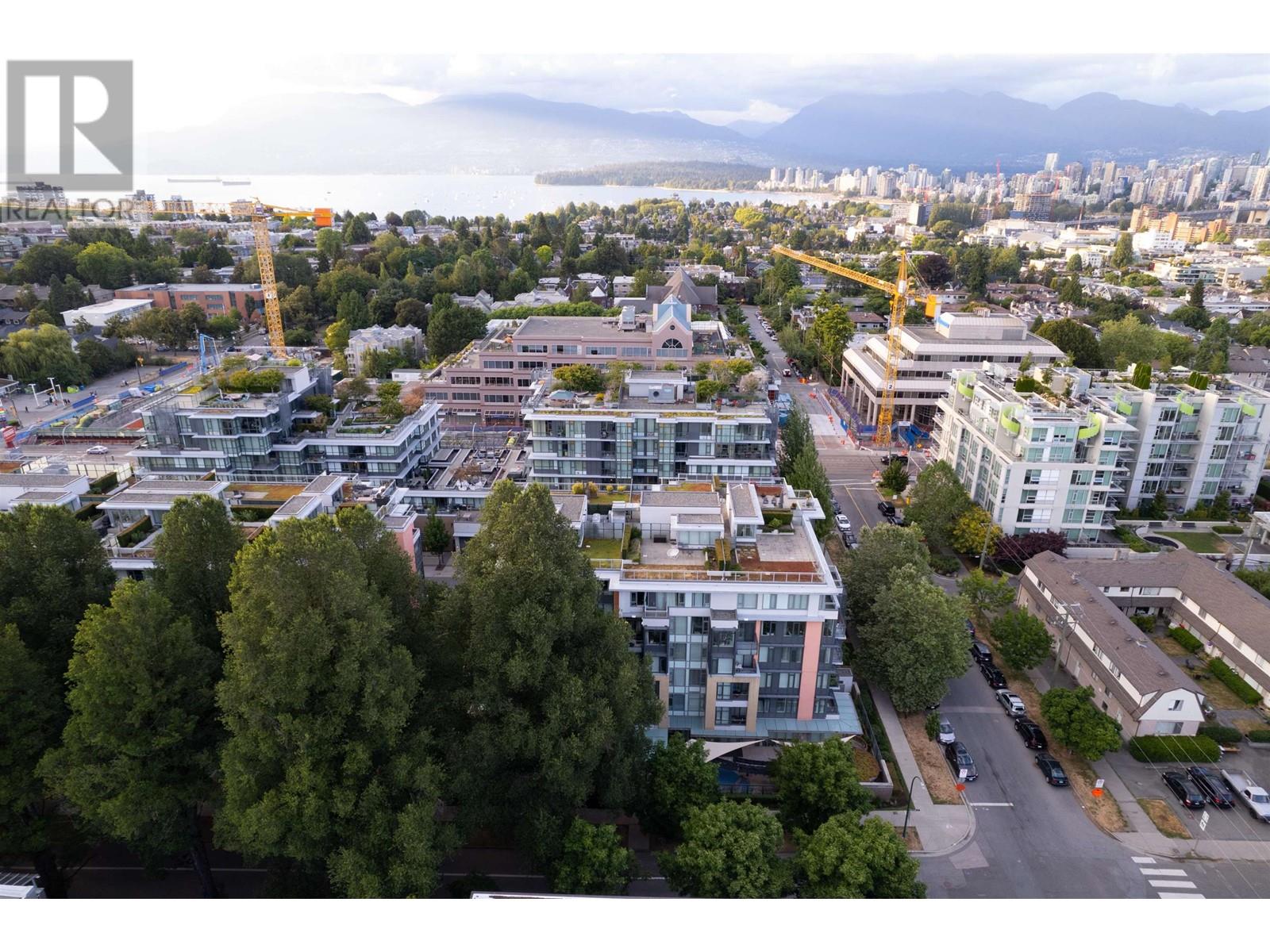 Photo 38 of 309 2565 Maple Street, Vancouver BC