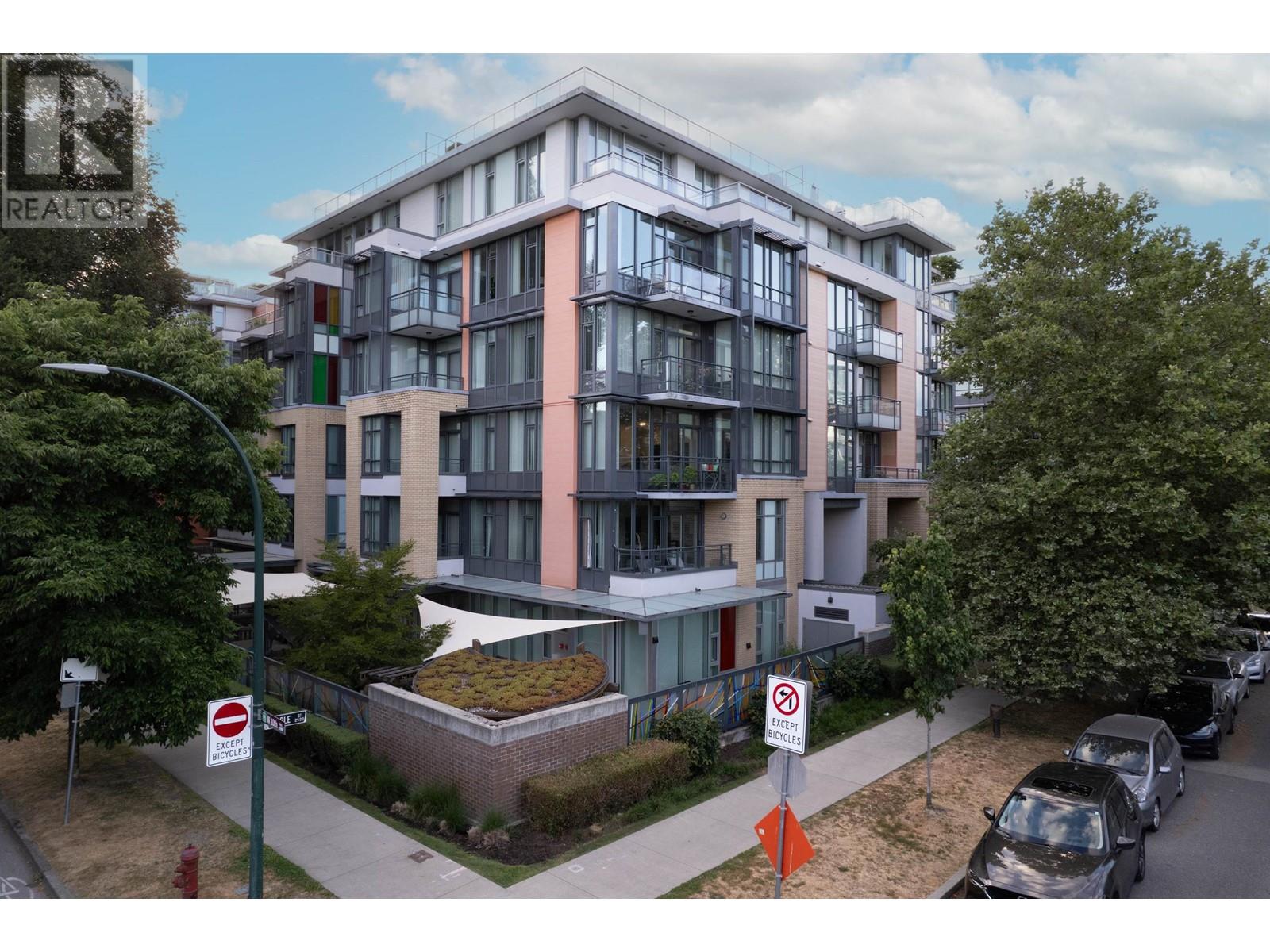 Photo 37 of 309 2565 Maple Street, Vancouver BC