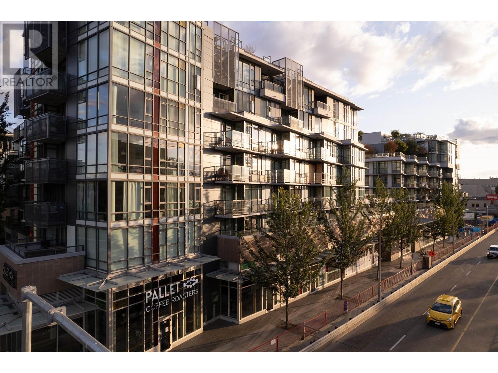 Photo 13 of 309 2565 Maple Street, Vancouver BC