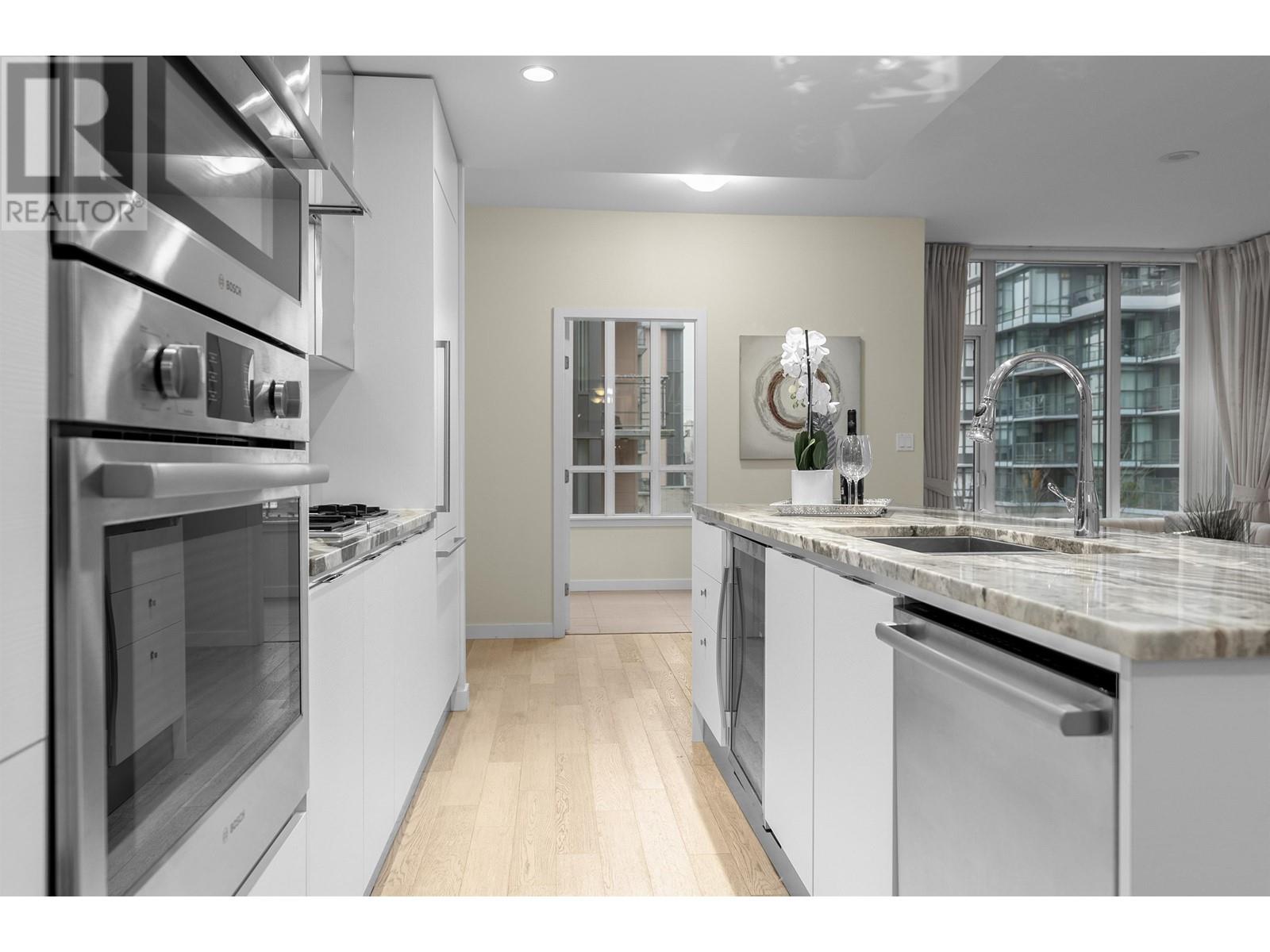 Photo 21 of 309 2565 Maple Street, Vancouver BC