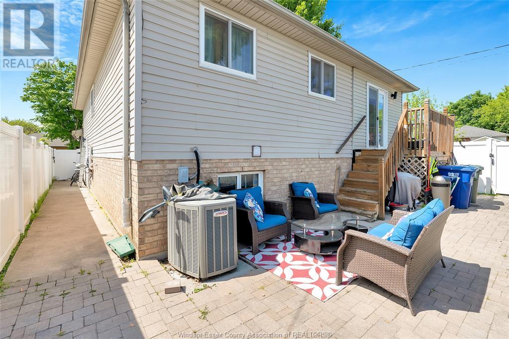 Photo 4 of 1498 Mark, Windsor ON