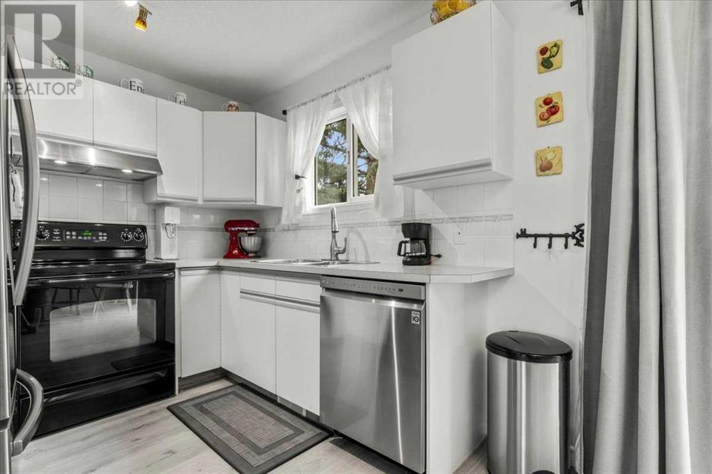 Single Family House for Sale in  Abbeydale Villas NE Abbeydale Calgary 