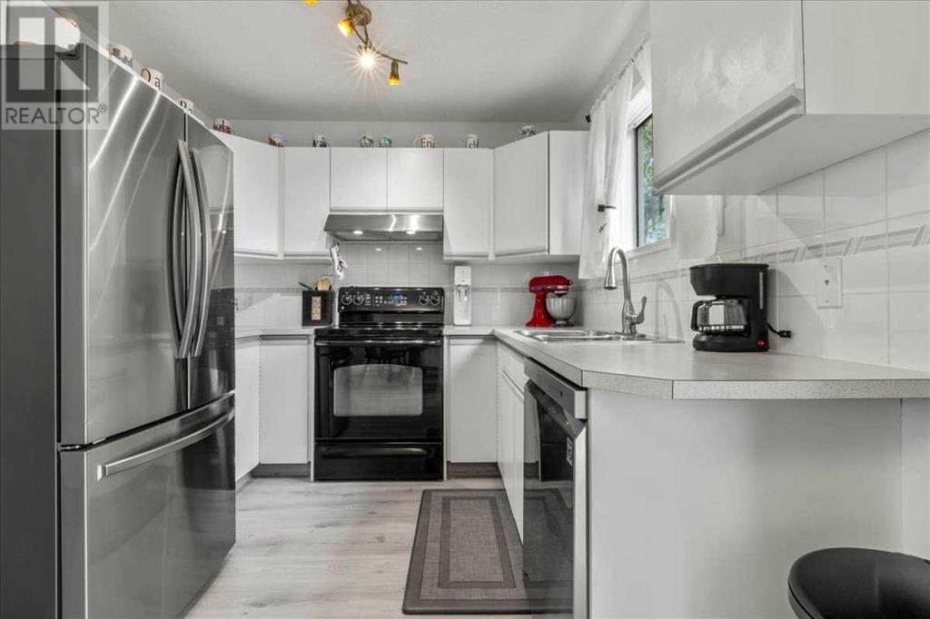 Single Family House for Sale in  Abbeydale Villas NE Abbeydale Calgary 