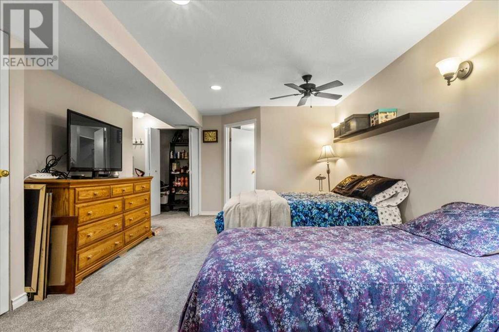 Single Family House for Sale in  Abbeydale Villas NE Abbeydale Calgary 