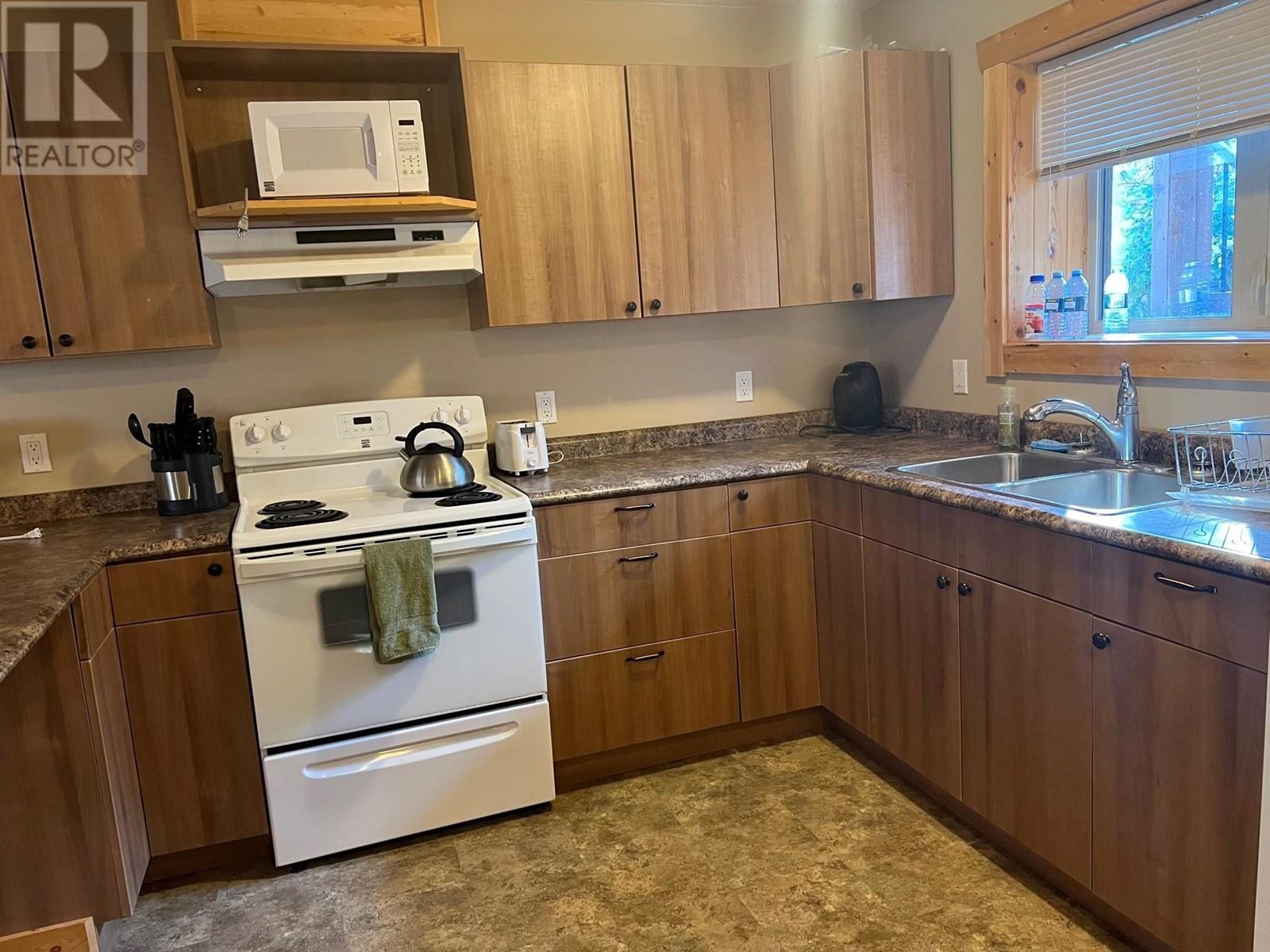 Photo 21 of 10405 Lemieux Street, Hudsons Hope BC