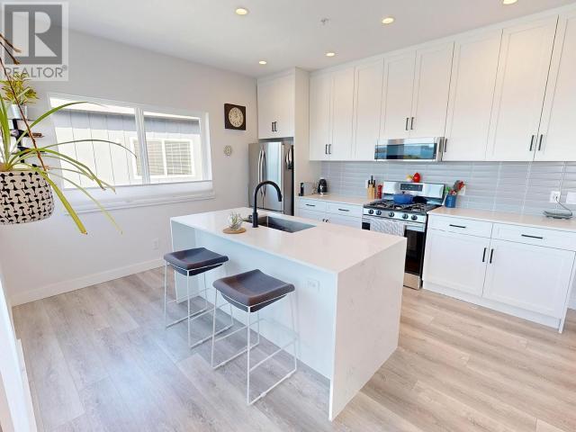402-7175 DUNCAN STREET, Powell River
