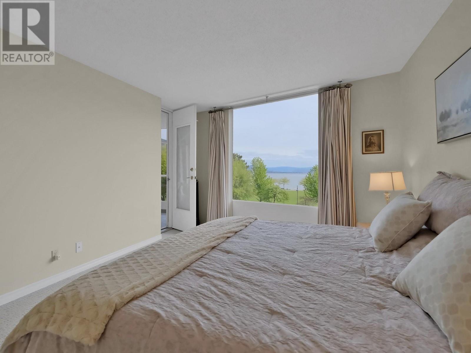 302 86 LAKESHORE Drive, Penticton