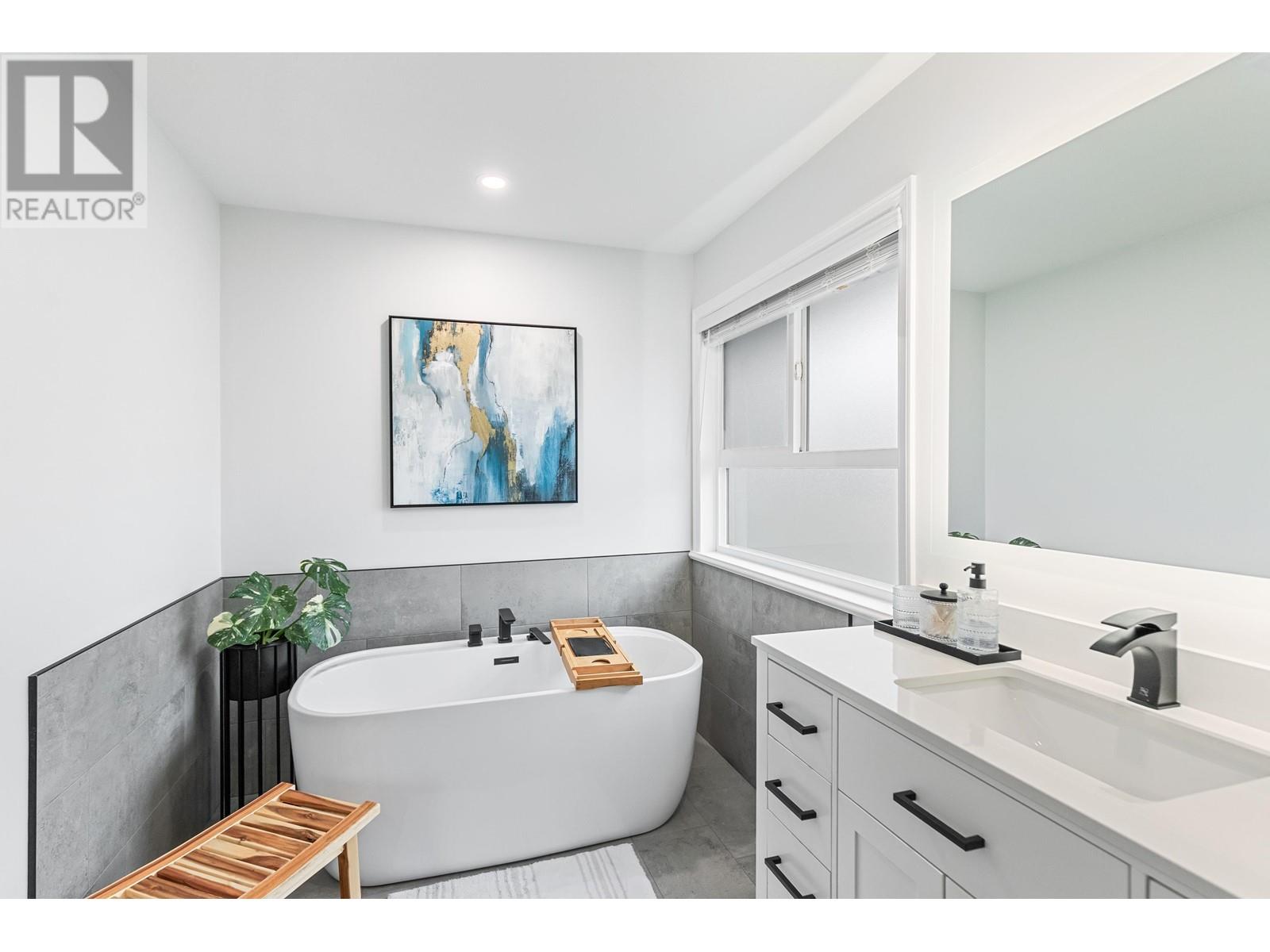 118 21868 LOUGHEED HIGHWAY, Maple Ridge real estate listing R2992677