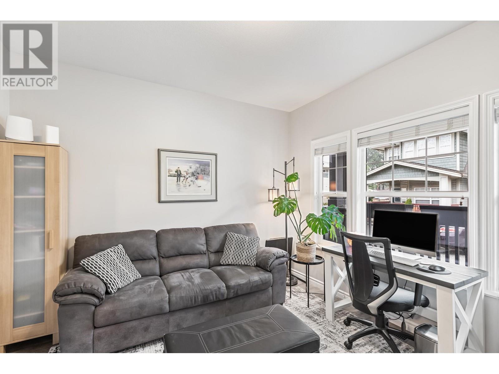118 21868 LOUGHEED HIGHWAY, Maple Ridge real estate listing R2992677