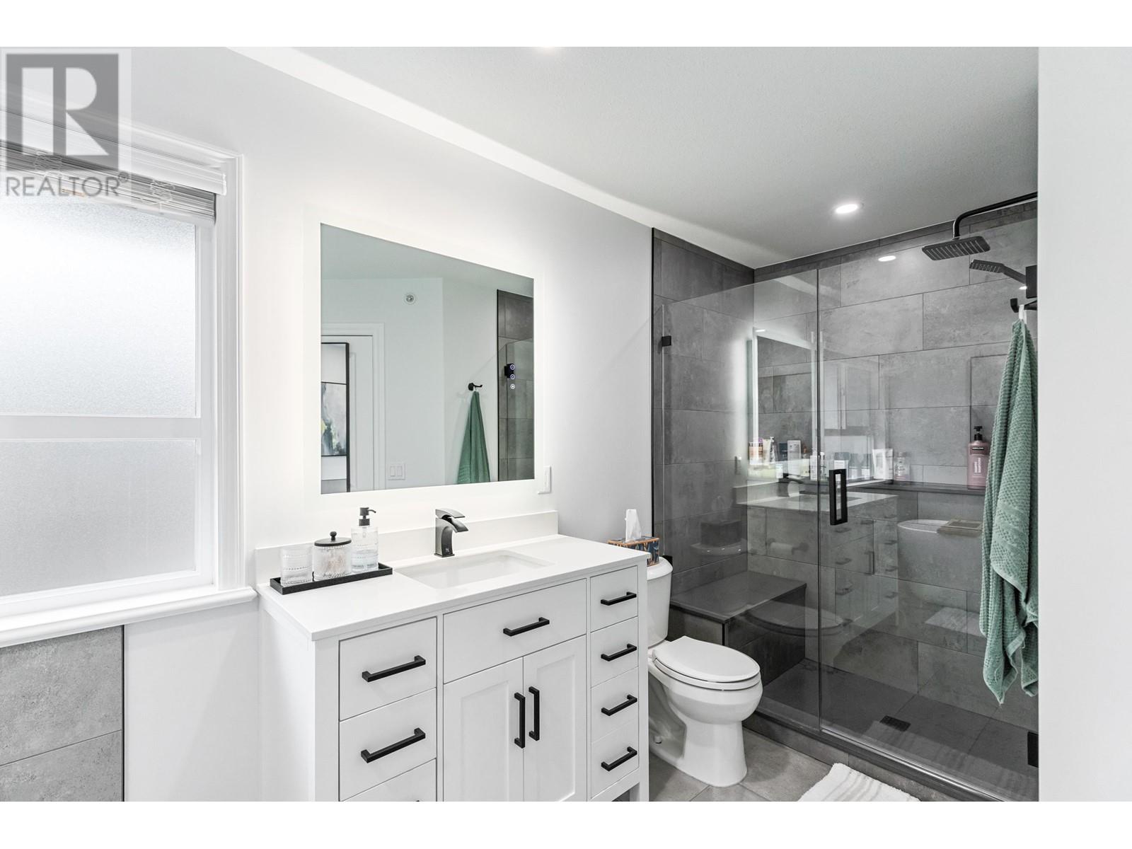 118 21868 LOUGHEED HIGHWAY, Maple Ridge real estate listing R2992677