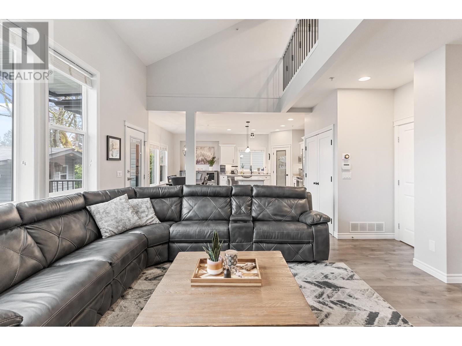 118 21868 LOUGHEED HIGHWAY, Maple Ridge real estate listing R2992677