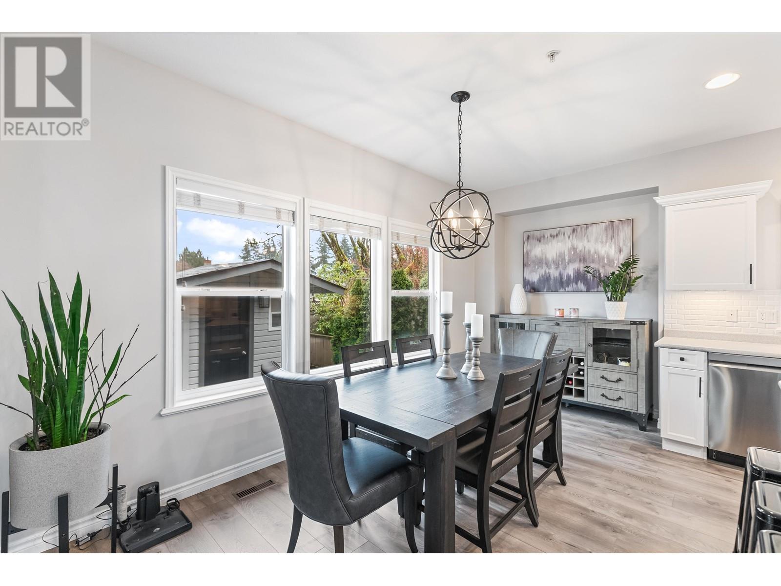 118 21868 LOUGHEED HIGHWAY, Maple Ridge real estate listing R2992677