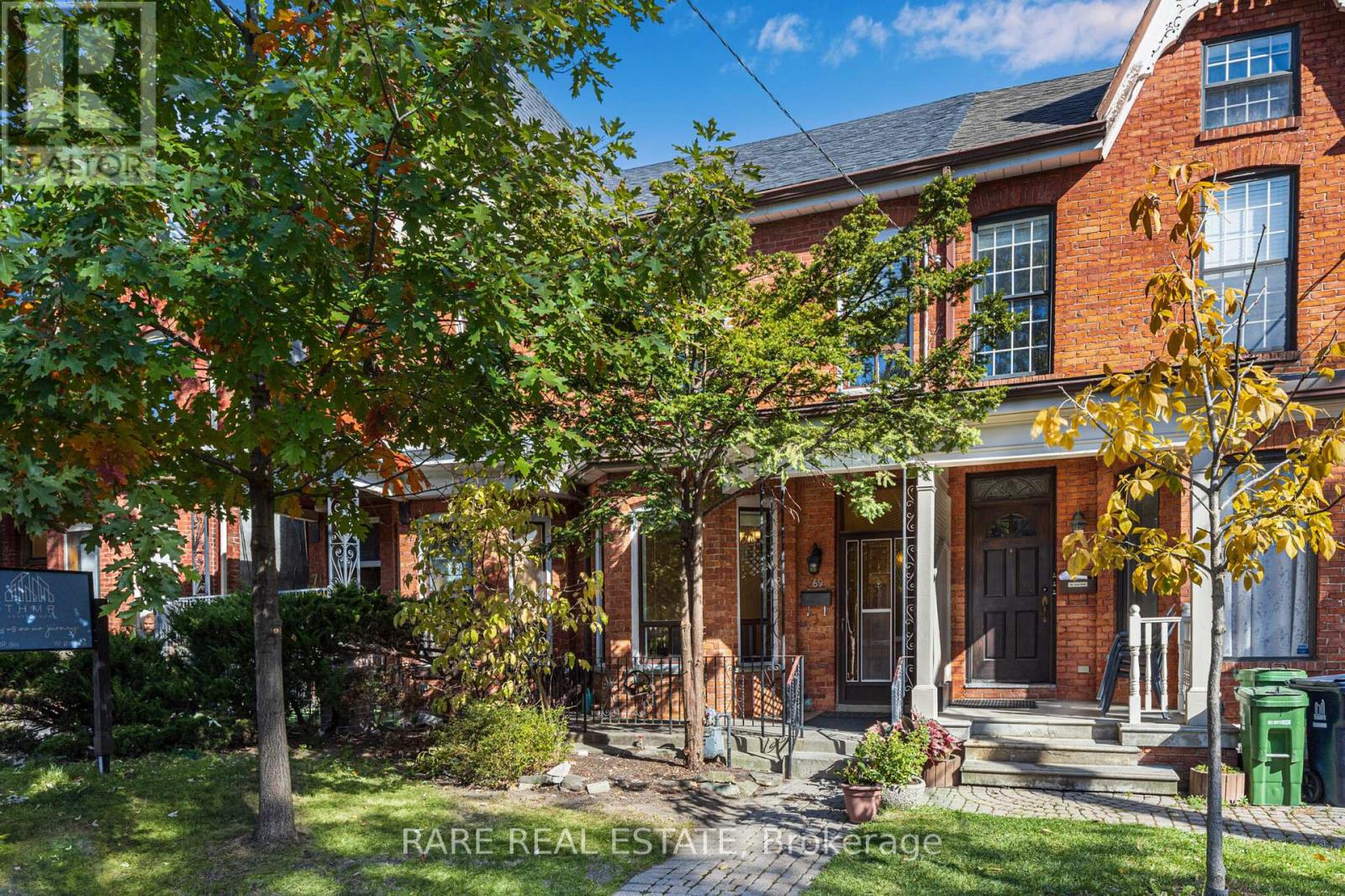 Photo 11 of 69 Robert Street, Toronto ON